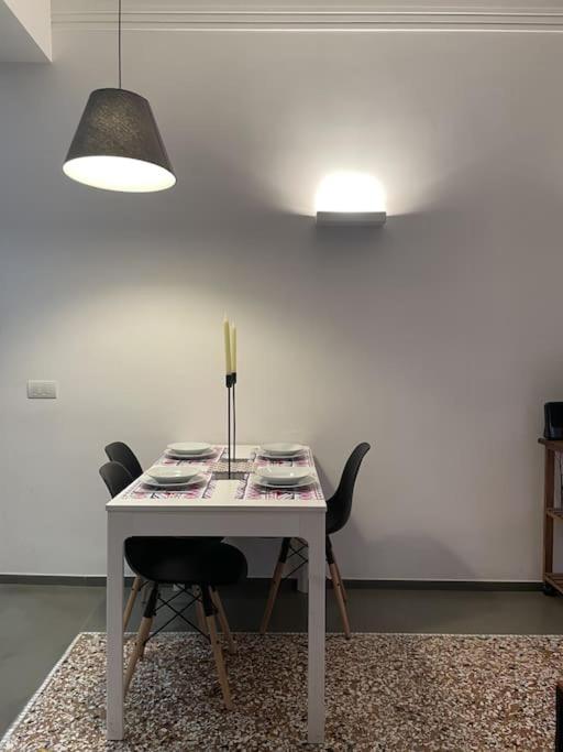 Cozy Apartment Near The Colosseum โรม ภายนอก รูปภาพ