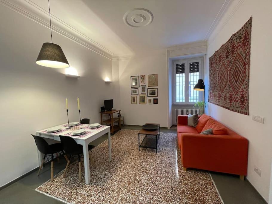 Cozy Apartment Near The Colosseum โรม ภายนอก รูปภาพ